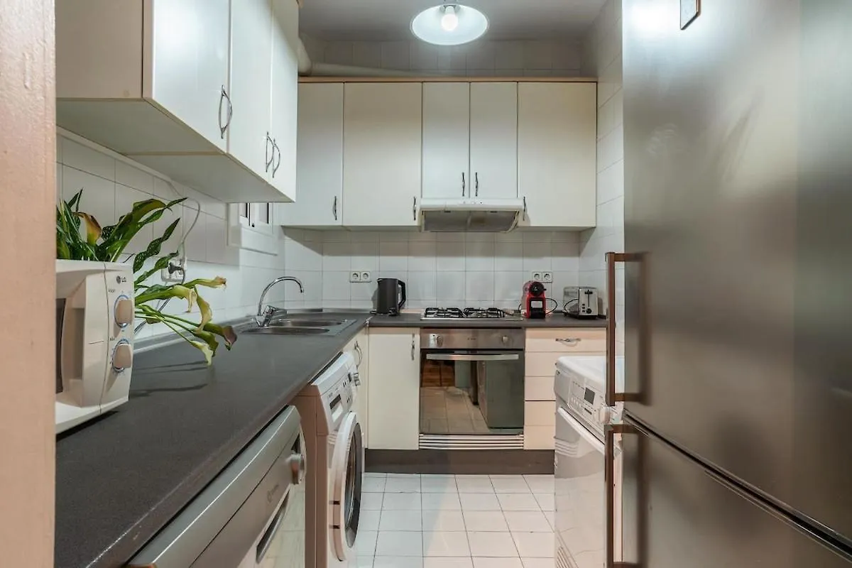 Canela Homes Midterm Monumental Barcelone Espagne
