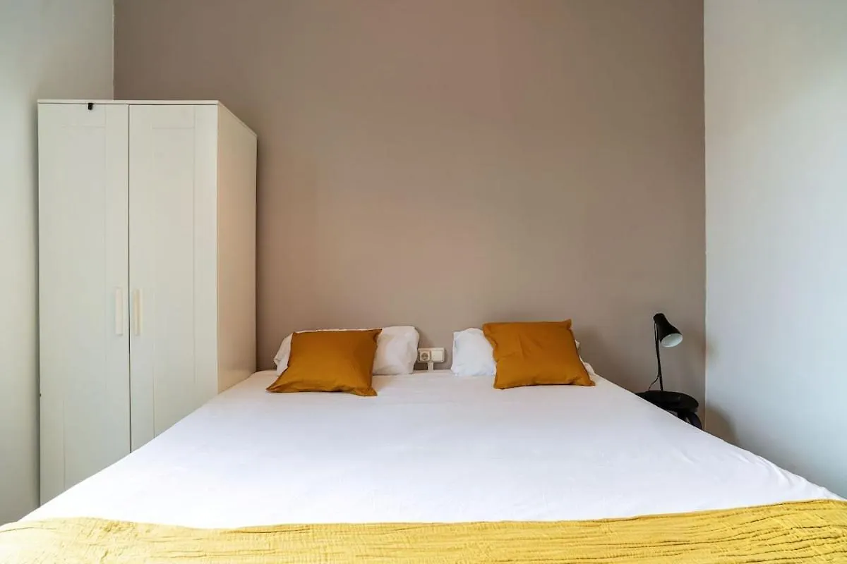 Canela Homes Midterm Monumental Barcelone Espagne